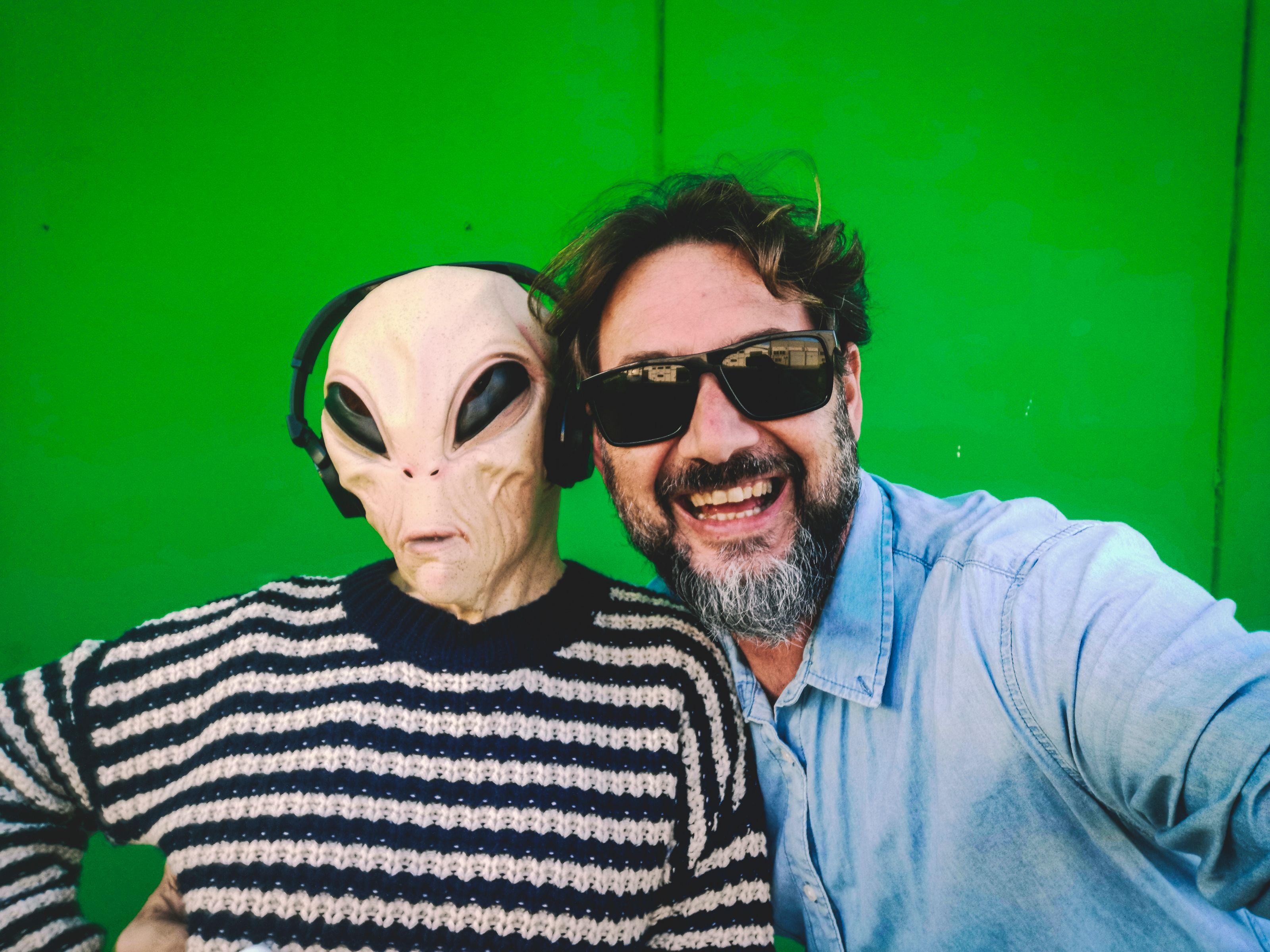 Süni İntellekt Gələcəyi Rəsm etdi: 1000 İl Sonra İnsanlar Nəyə Bənzəyəcək?